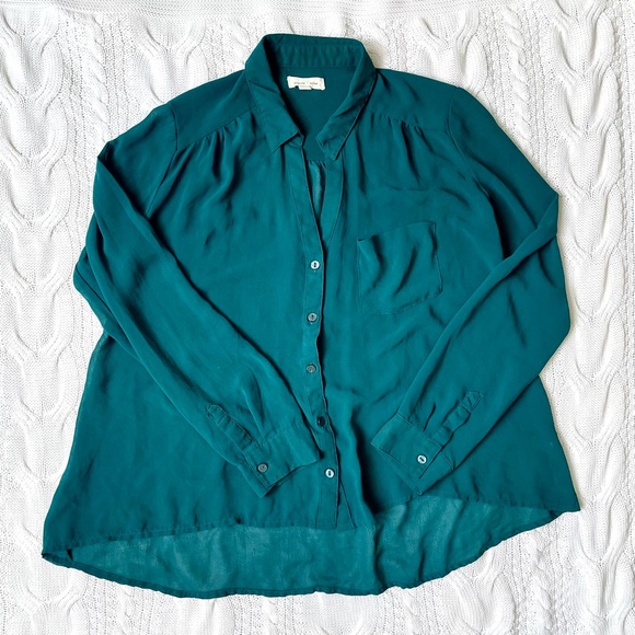 silence + noise Tops - Silence + Noise Emerald Green Chiffon Button Down Shirt Size M
